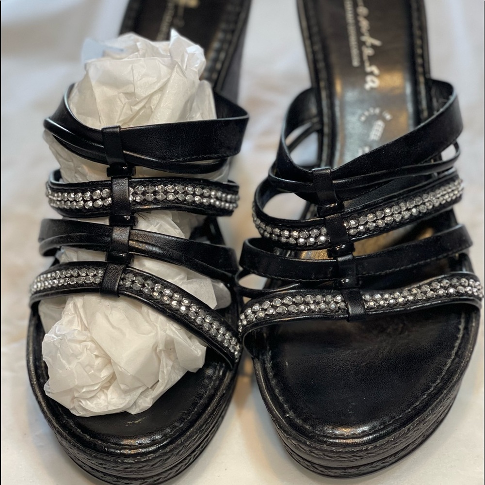 Contessa size 9 wedge shoes with bling